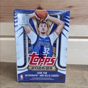 Topps 2025/26 Basketball Cards Box - Blue and Gold